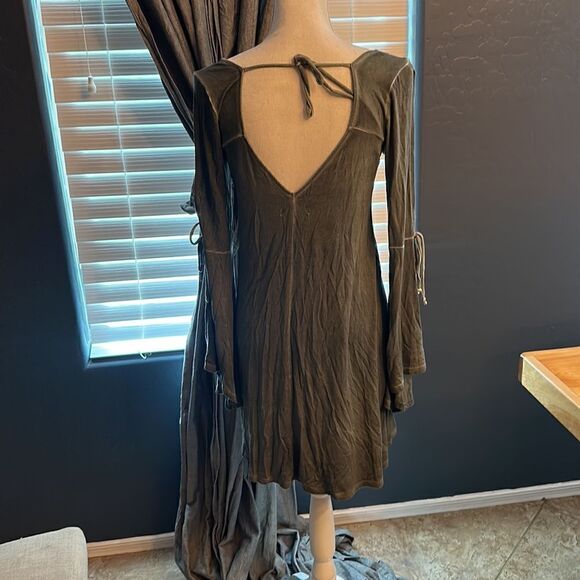 4/$20 American Eagle dress open back with tie - Picture 4 of 6